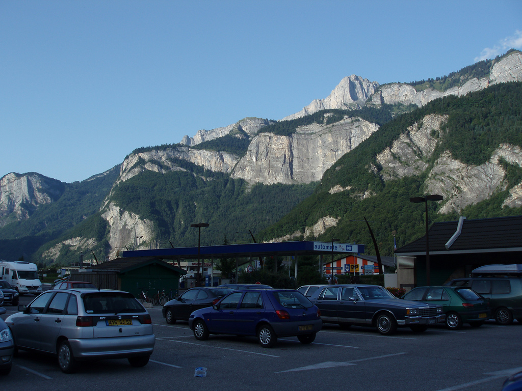 parking du centre commercial de sallanches