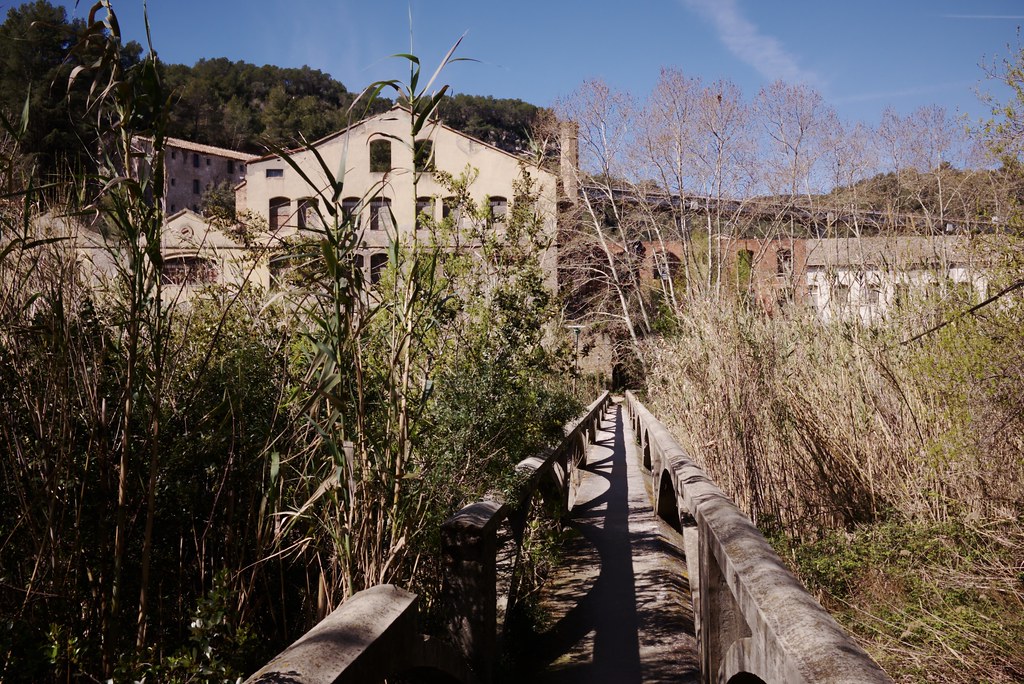 Ca la Fou - Col&ograve;nia Ecoindustrial Postcapitalista
