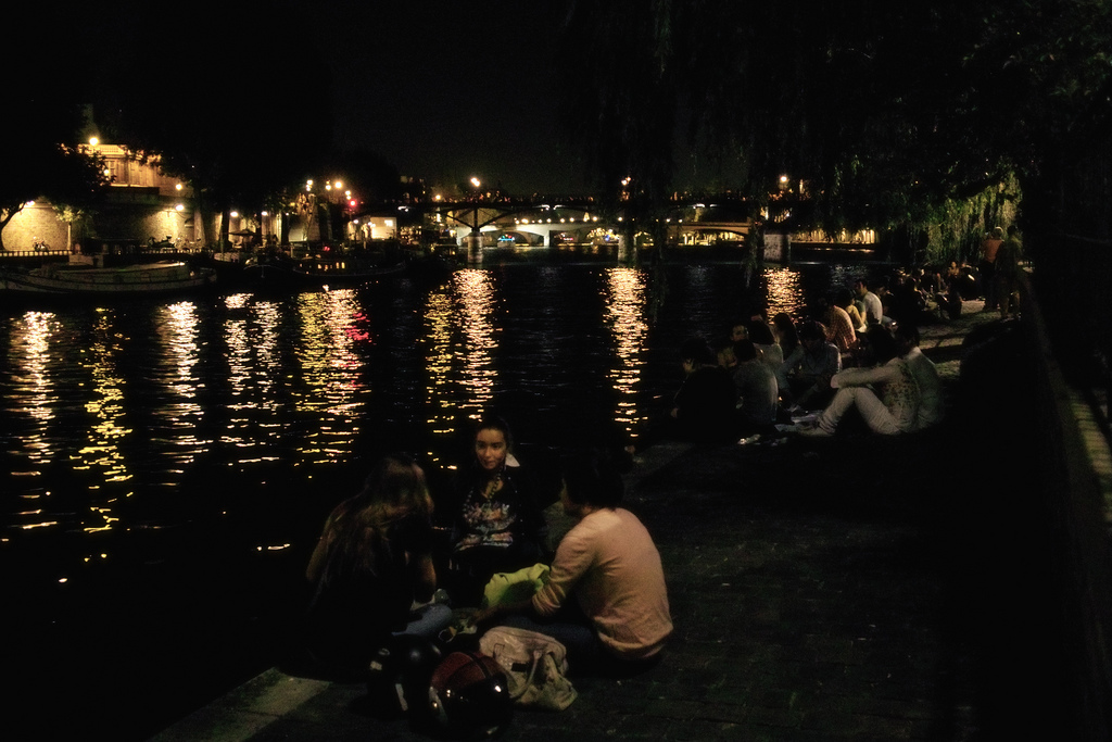 bord de la seine en été