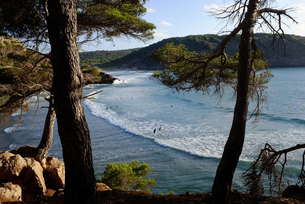 Platja des Bot, Cala d'Algaiarens
