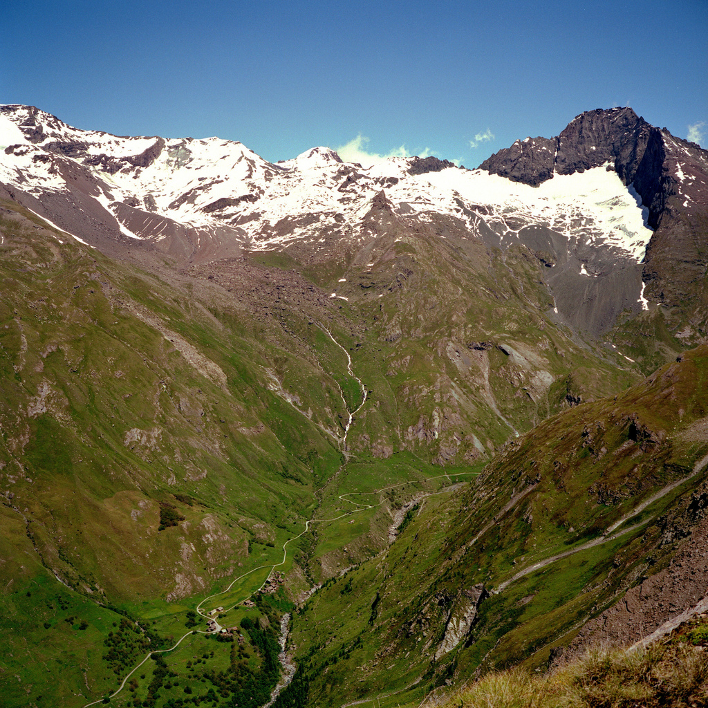 Mont&eacute;e sur le charbonnel