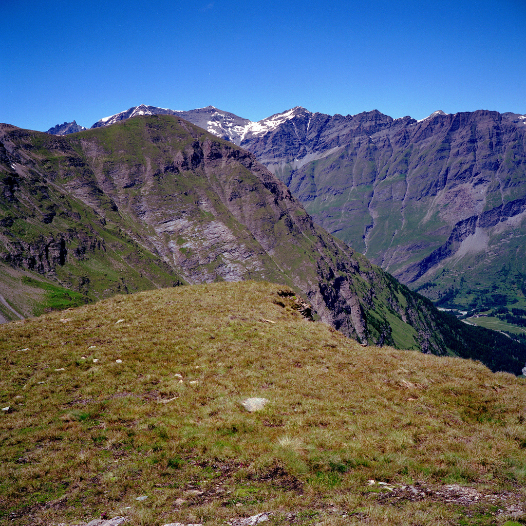 Mont&eacute;e sur le charbonnel