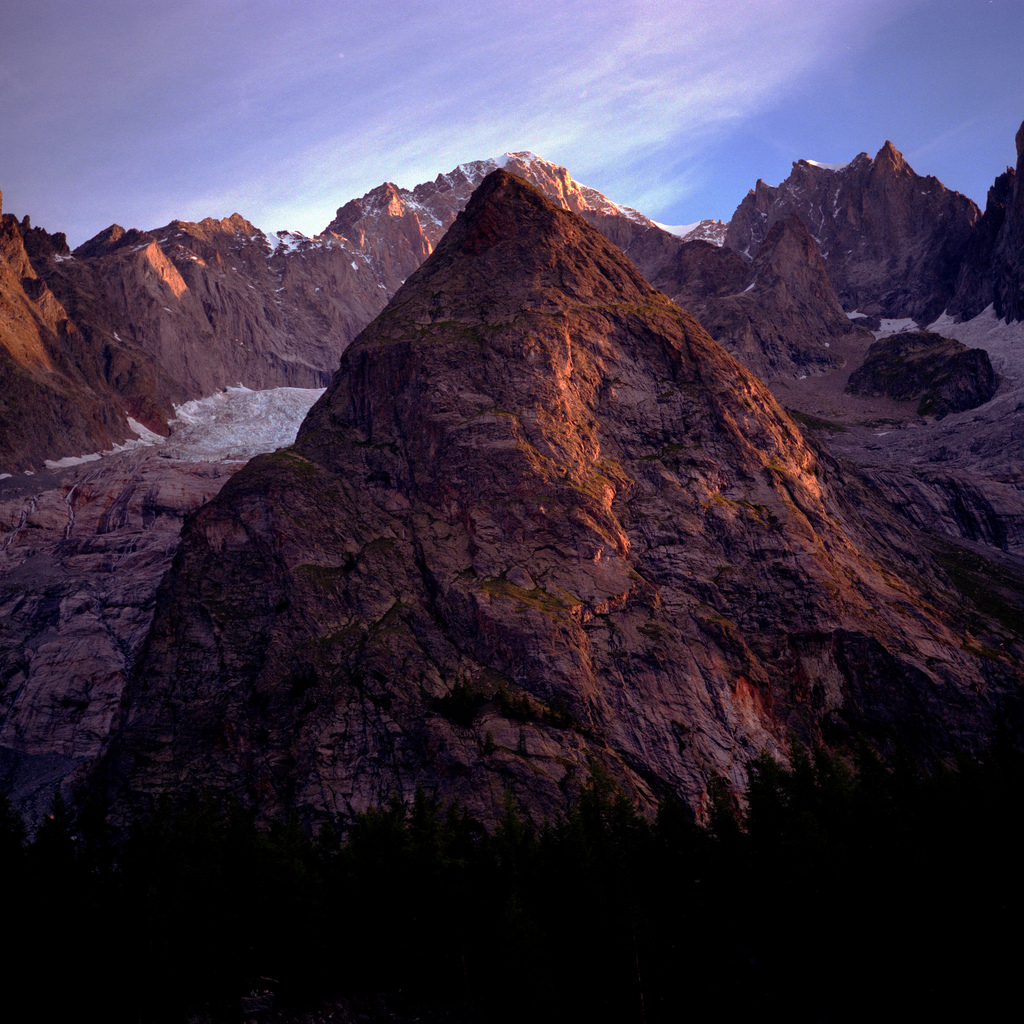 L'aiguille du Chatelet, sous le mont Blanc de Courmayeur