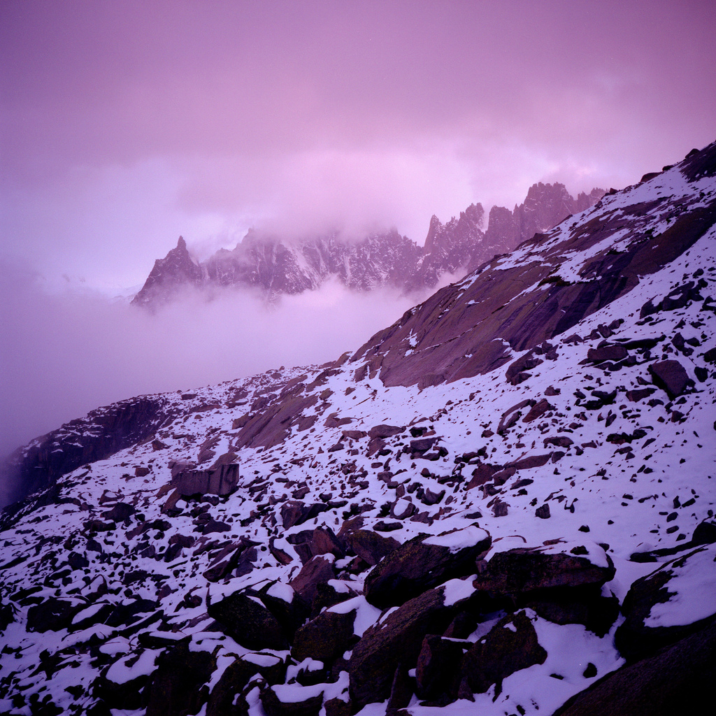Les Aiguilles de Chamonix dans les nuages